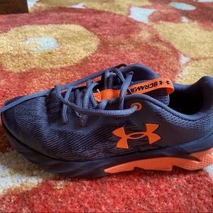 Orange and grey under armour sneakers size 4